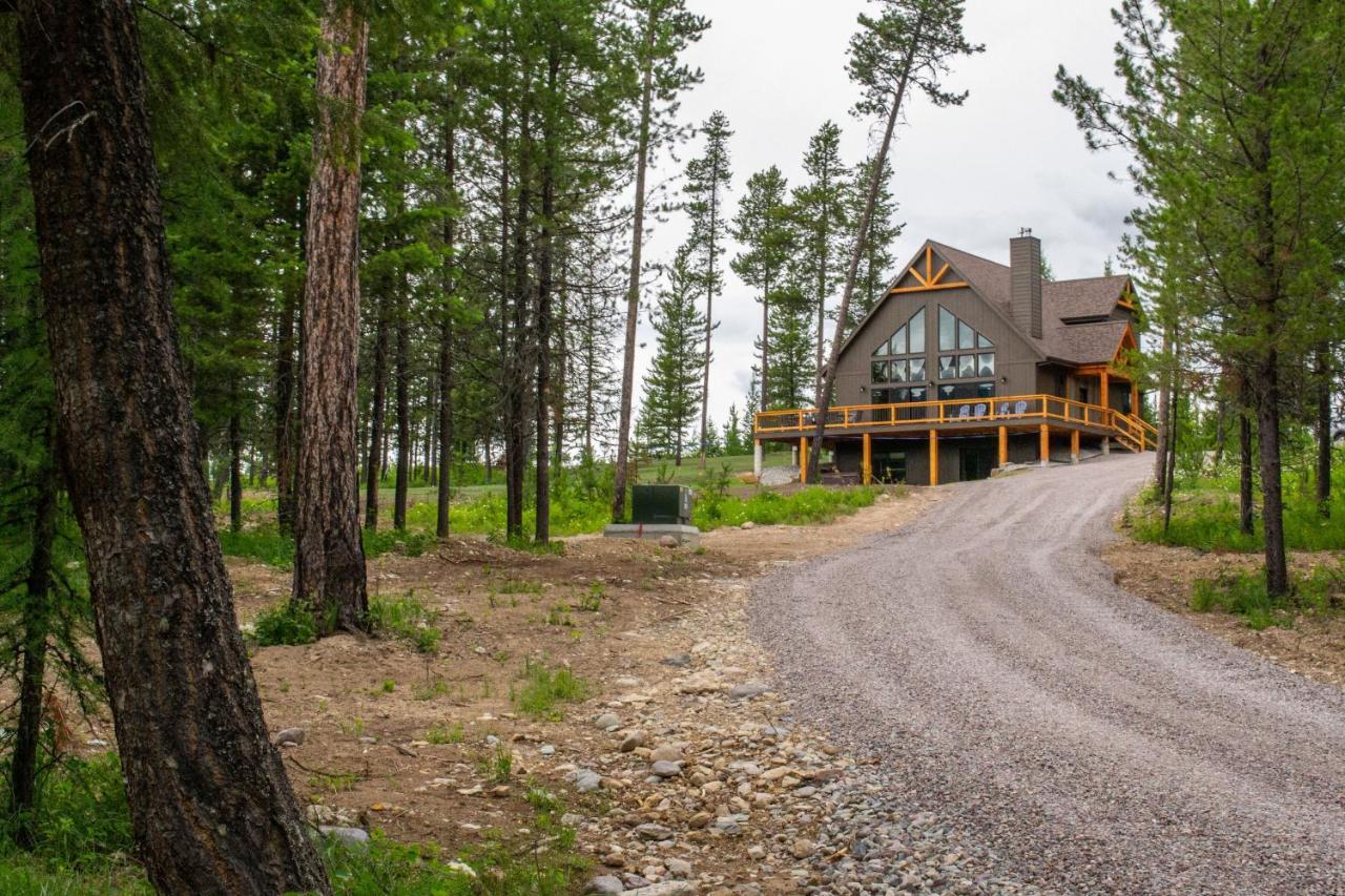 Glacier Homestead Coram Exterior photo