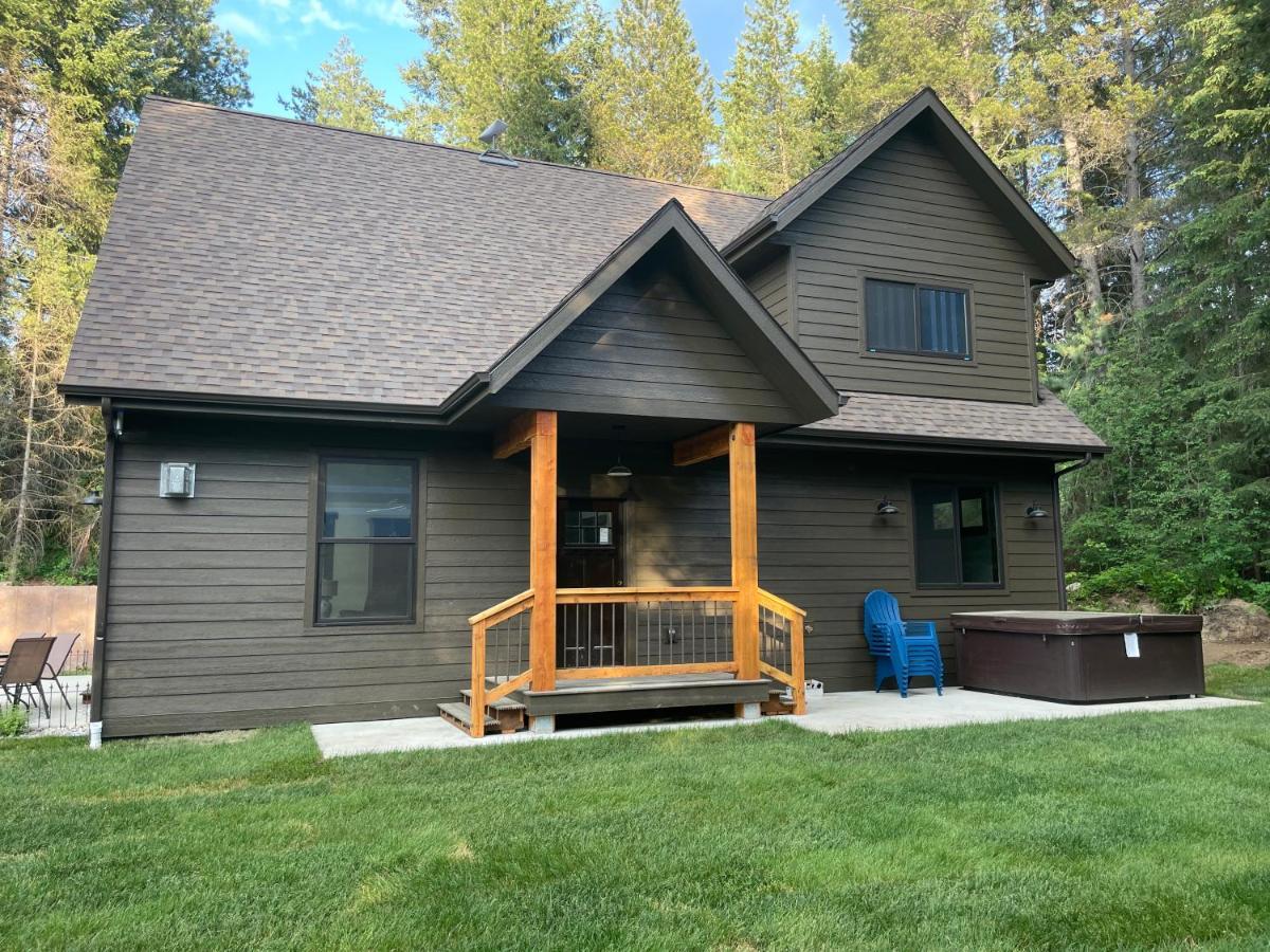 Glacier Homestead Coram Exterior photo