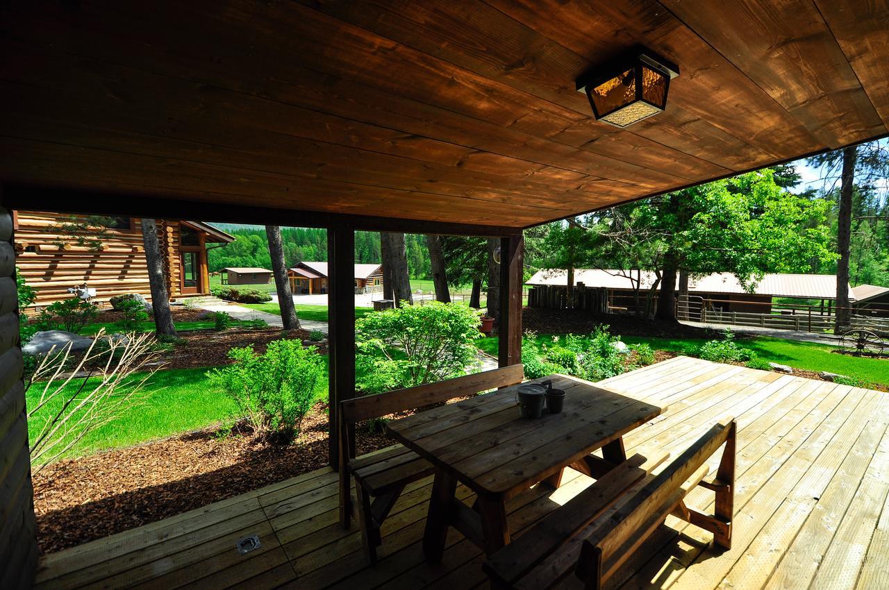 Glacier Homestead Coram Exterior photo