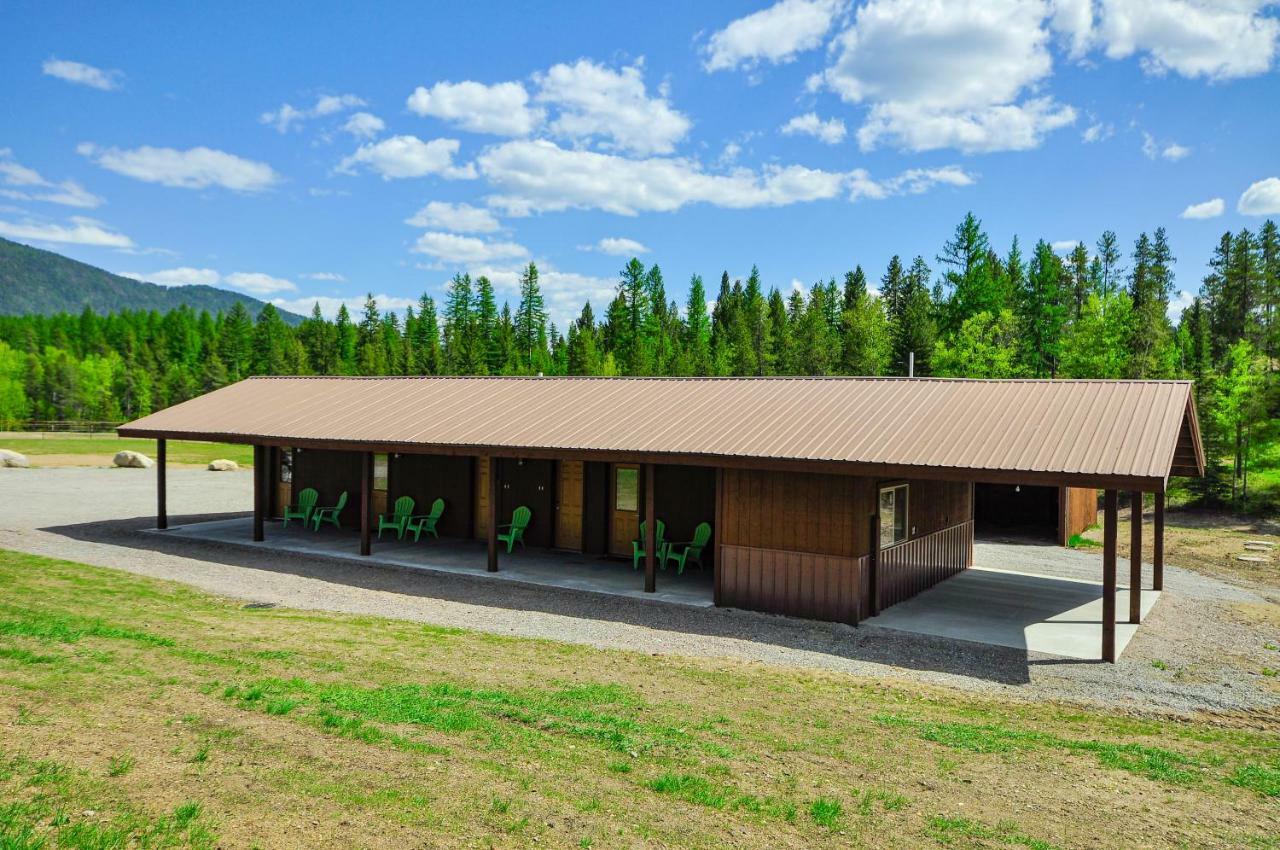 Glacier Homestead Coram Exterior photo